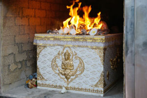 ฝันว่าไปงานศพ