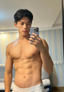 Yu-Duanqian-selfie