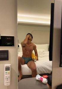 artist-door อาร์ทติส ชลธี door